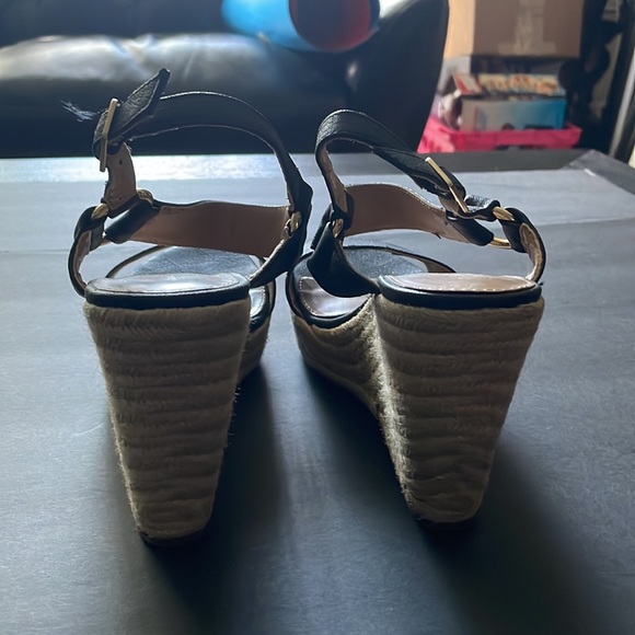 Women's Shoes - Picture 4 of 8